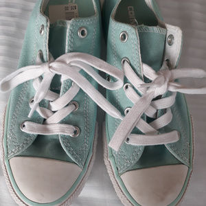 CONVERSE Chuck Taylor Sneakers Junior Size 2